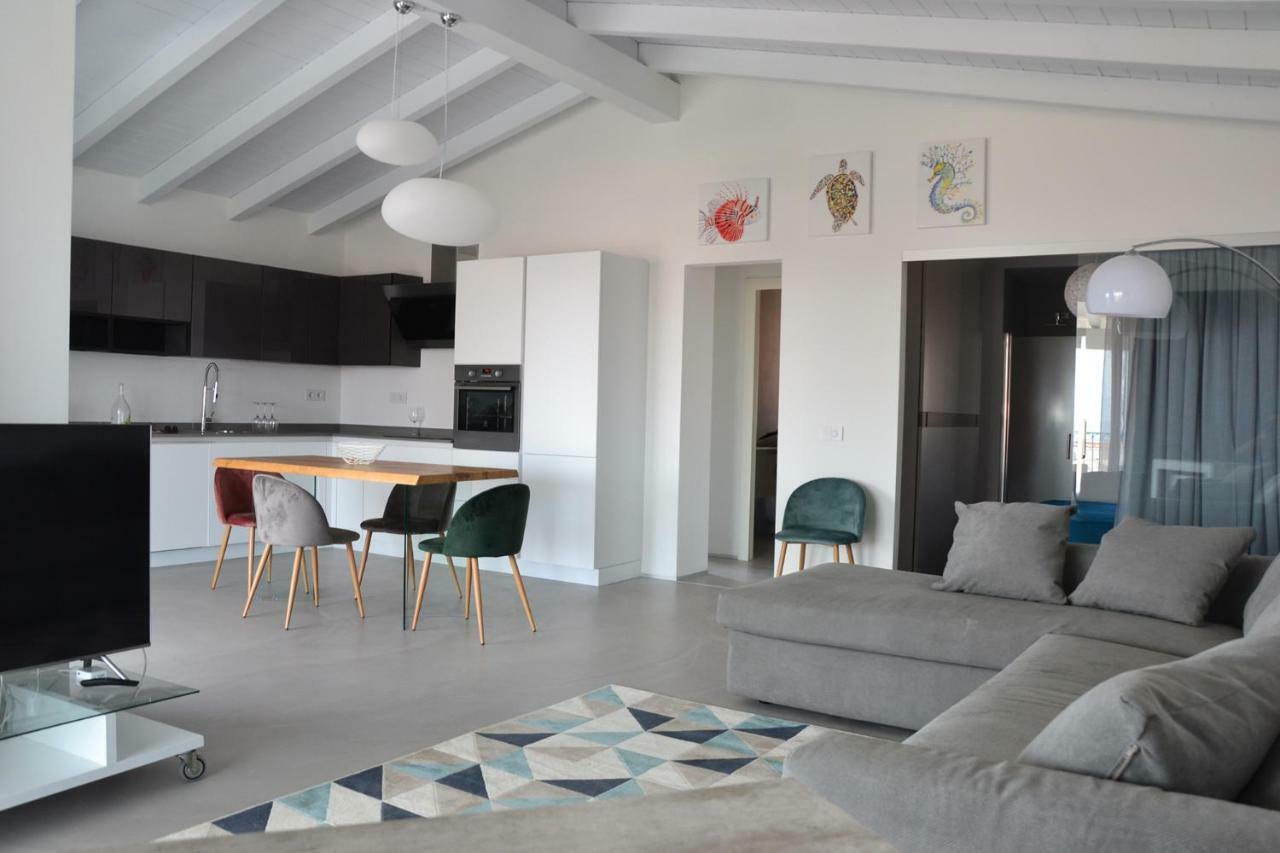 Le Perle Dell'Isola Apartment Isola Rossa Ngoại thất bức ảnh